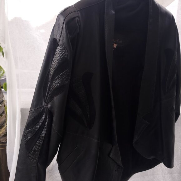 Wing-embroidered Leather Jacket - Picture 4 of 10